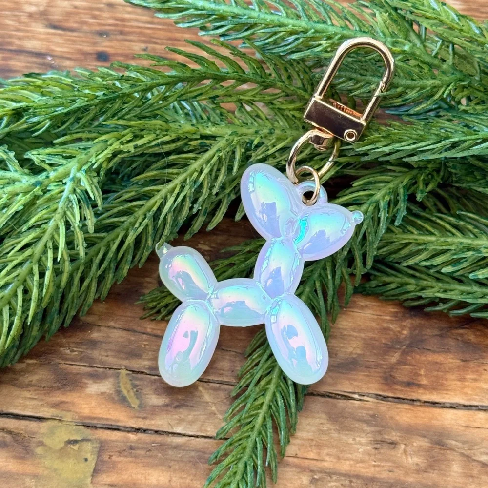 ⚠️ 5/25: Iridescent Balloon Dog Key Holder